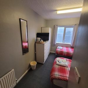 Zimmer mit zwei Einzelbetten