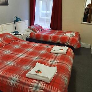 Familien-Zimmer mit Kingsize-Bett